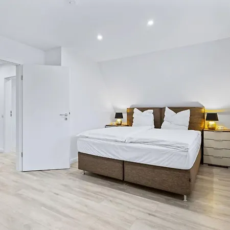 Holiday home Haus Strandsegler Unter Reet Ofc 30 *